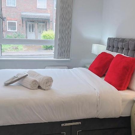 Mnitri Apartment Luton  Eksteriør billede