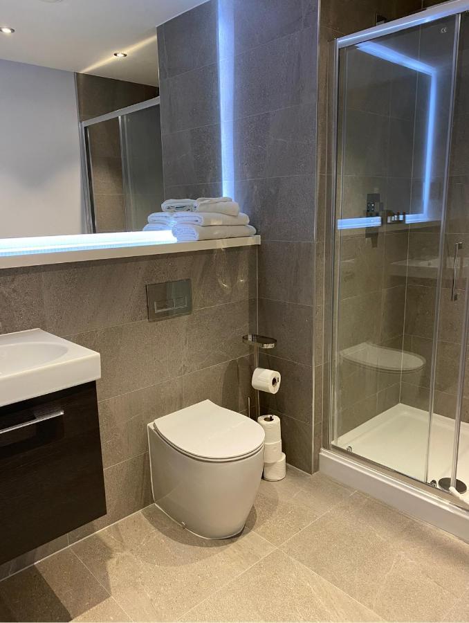 Mnitri Apartment Luton  Eksteriør billede