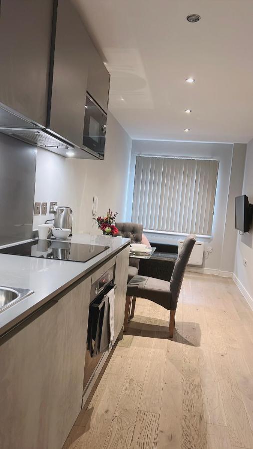 Mnitri Apartment Luton  Eksteriør billede