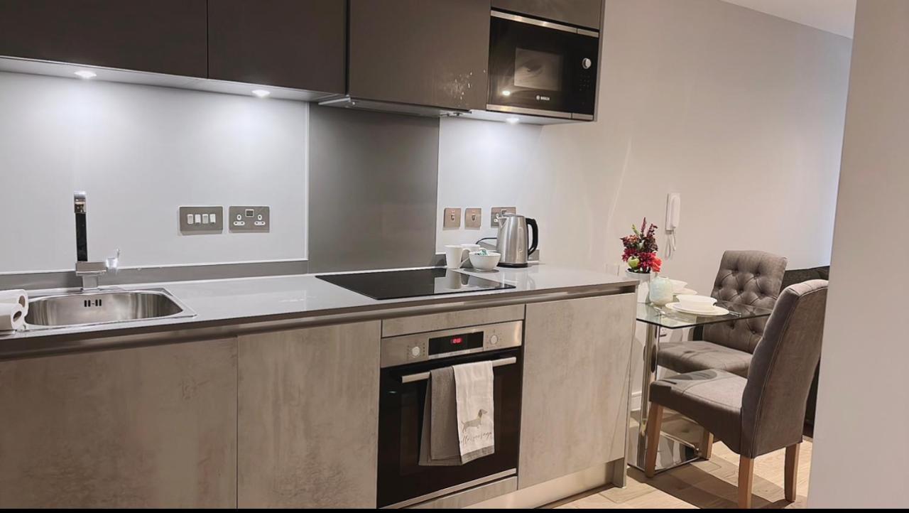 Mnitri Apartment Luton  Eksteriør billede